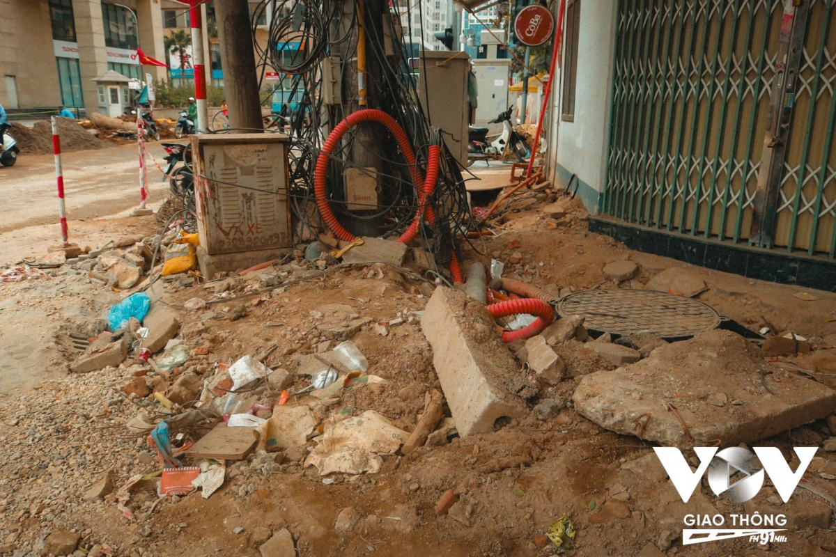 ha noi ha tang thieu dong bo, moi met duong la mot noi lo hinh anh 10