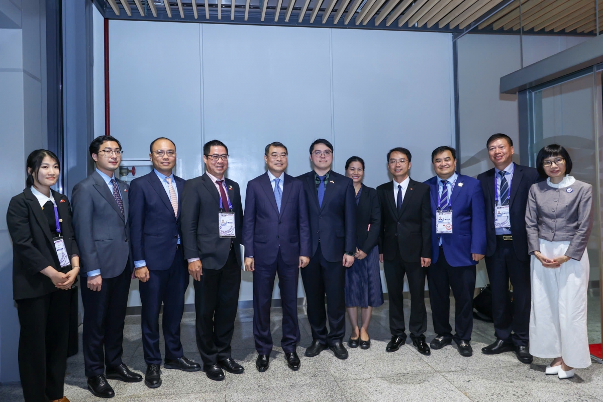 toan canh chuyen cong tac du hoi nghi cap cao asean 48 cua thu tuong le minh hung hinh anh 14