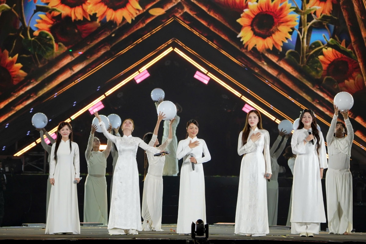 sao nhap ngu concert 2026 gay choang ngop voi dan khi tai va san khau khong lo hinh anh 6
