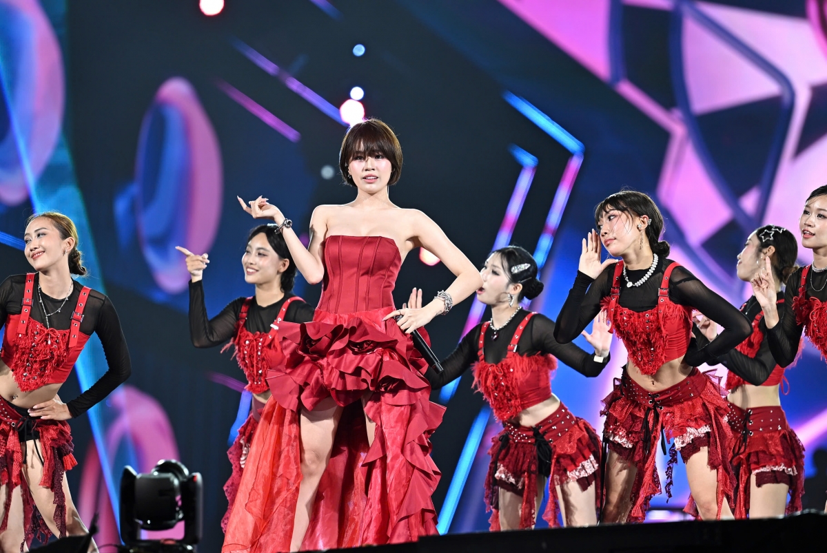 sao nhap ngu concert 2026 gay choang ngop voi dan khi tai va san khau khong lo hinh anh 13