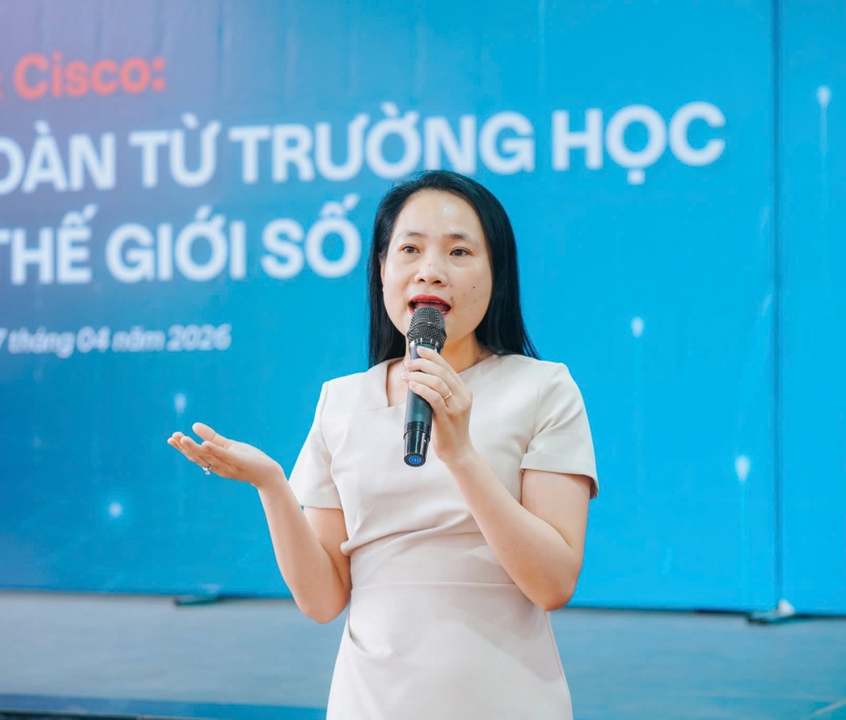 khoi dong chuong trinh gen z va cisco an toan tu truong hoc den the gioi so hinh anh 2