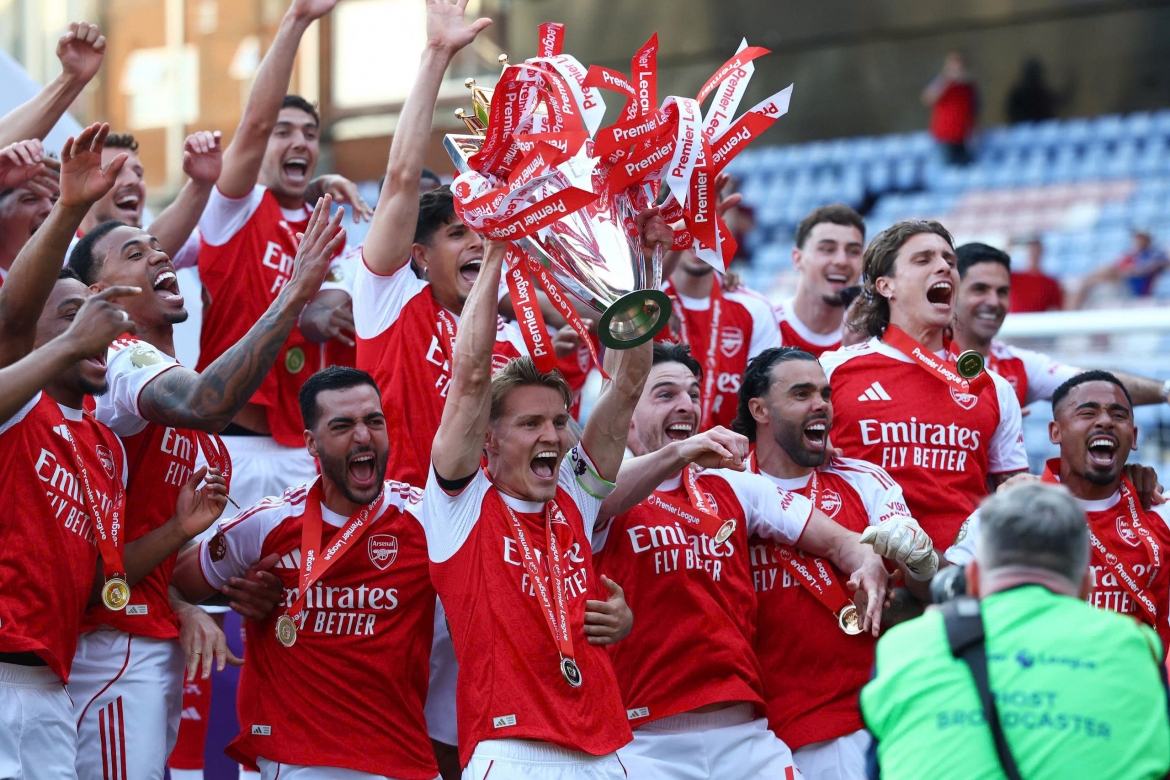 dan sao arsenal an mung cuong nhiet chuc vo dich ngoai hang anh 2025 2026 hinh anh 13