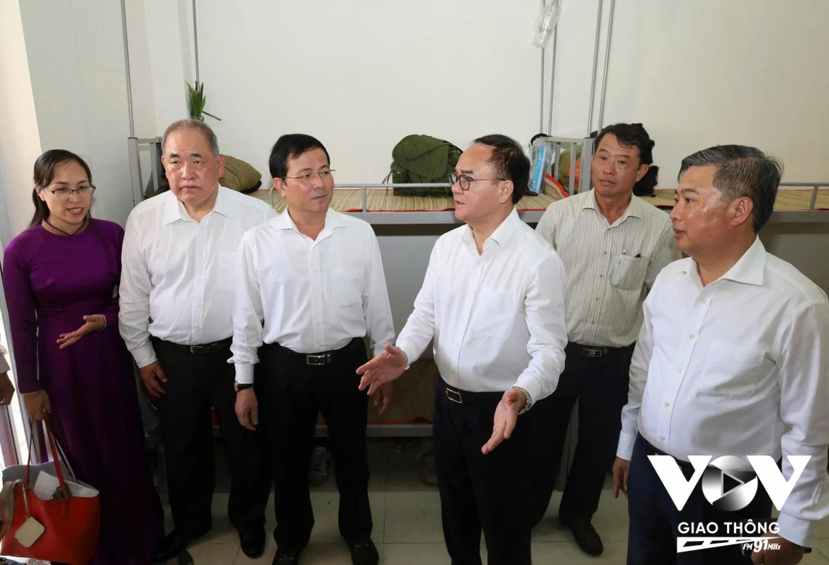 tiet kiem tien ty nho danh thuc nhung tru so doi du hinh anh 2