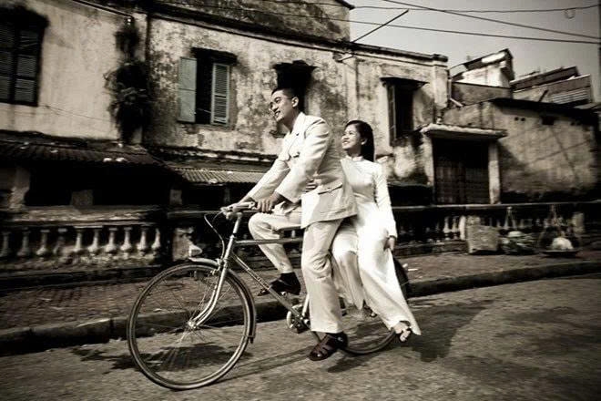nguoi ha noi quan niem ve xe dap hinh anh 1