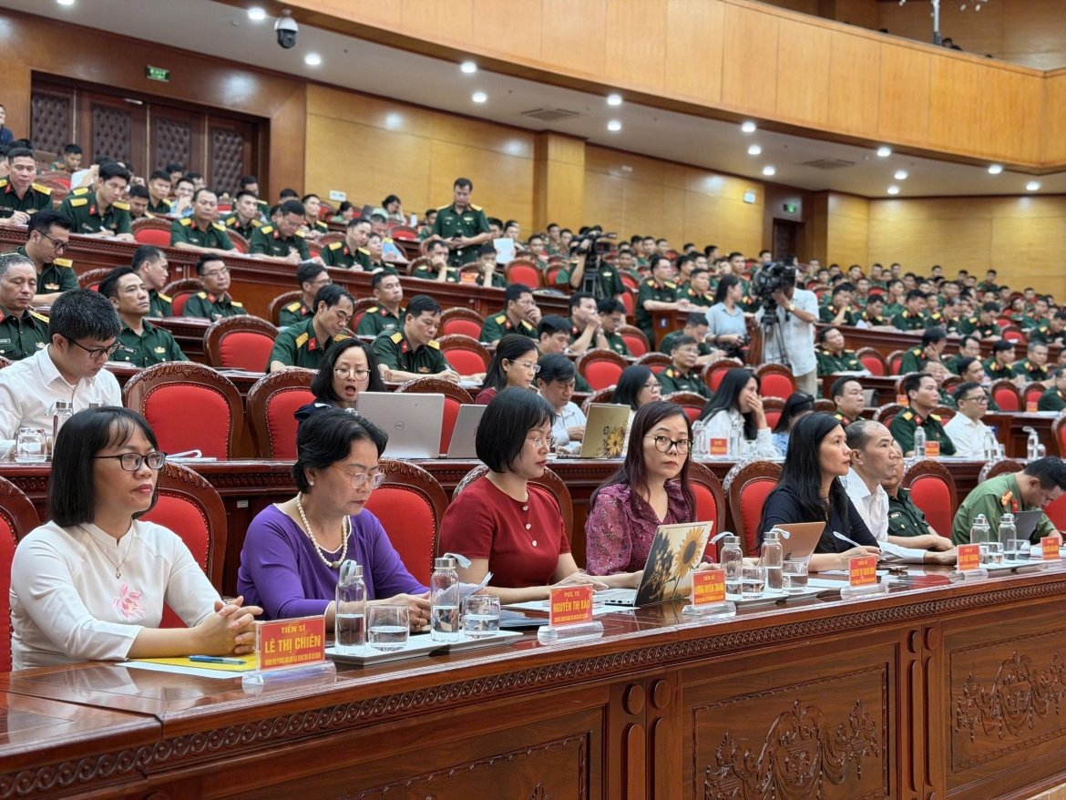Dau tranh phan bac cac quan diem sai trai, thu dich de giu vung on dinh chinh tri hinh anh 2