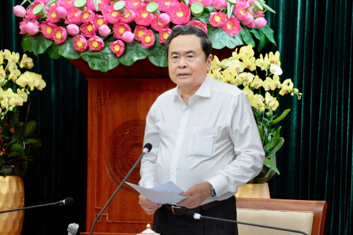 chu tich quoc hoi tp.hcm khan truong hoan thien du thao luat Do thi dac biet hinh anh 1