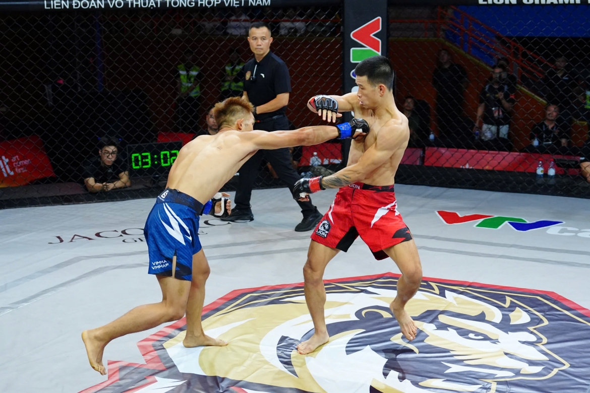 mma lion championship 32 bui truong sinh thang thuyet phuc vo si philippines hinh anh 2