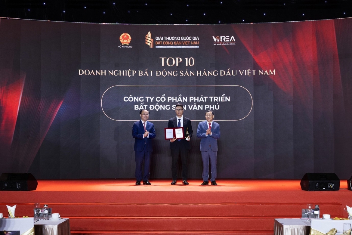 van phu duoc vinh danh top 10 doanh nghiep bat dong san hang dau viet nam hinh anh 1