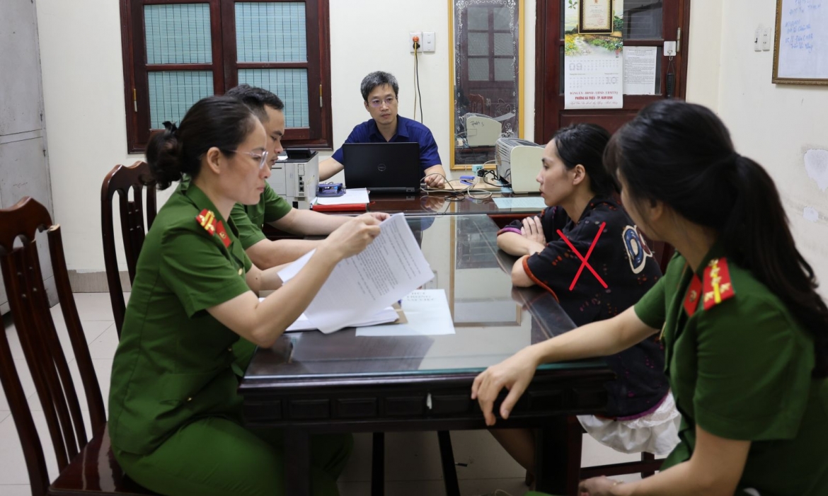 triet pha duong day phu phep hoa chat thanh sua tam, dau goi gia thuong hieu lon hinh anh 3