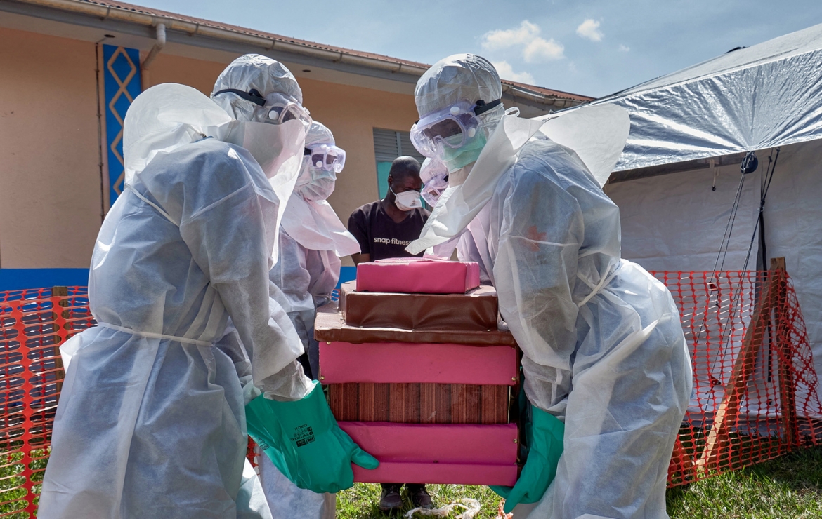 nhung hinh anh dau long tu tam dich ebola o congo hinh anh 13
