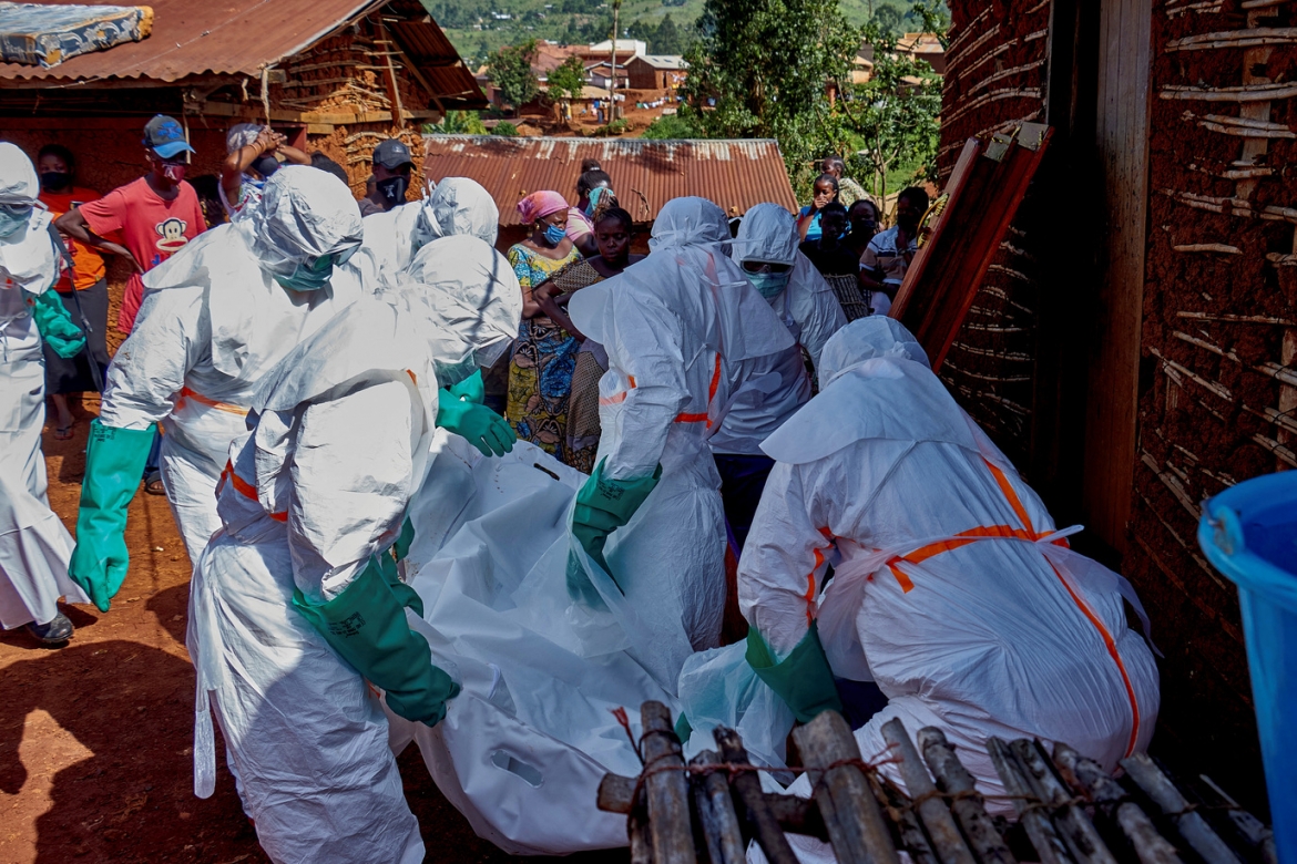 nhung hinh anh dau long tu tam dich ebola o congo hinh anh 10