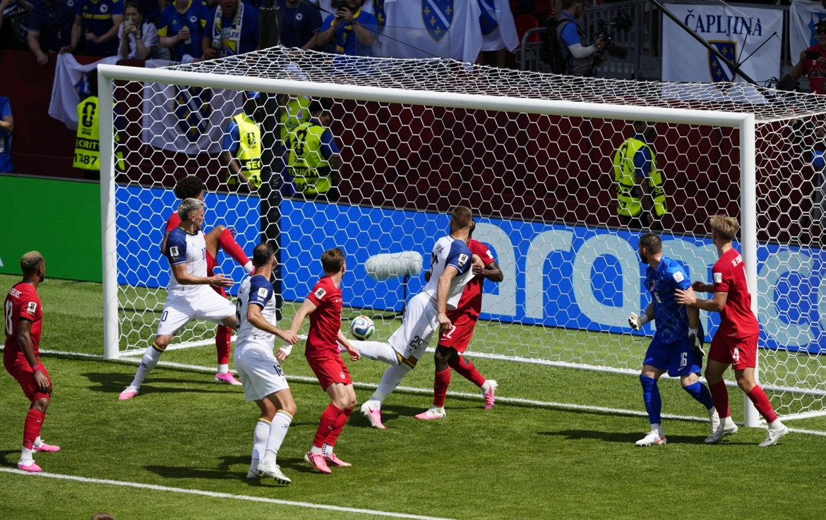 ket qua bang b world cup 2026 ngay 13 6 canada va bosnia chia diem kich tinh hinh anh 28