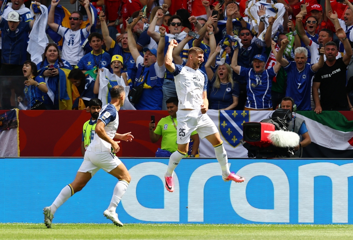 ket qua bang b world cup 2026 ngay 13 6 canada va bosnia chia diem kich tinh hinh anh 29
