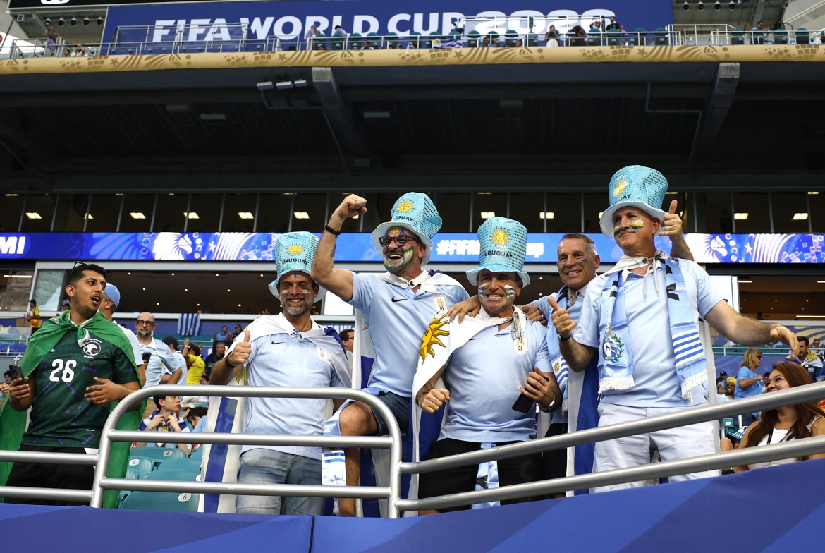 ket qua world cup hom nay 16 6 saudi arabia chia diem nghet tho truoc uruguay hinh anh 12