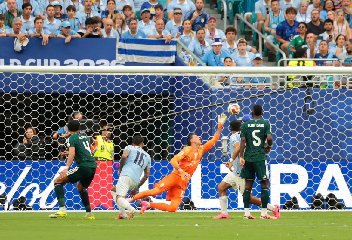 ket qua world cup hom nay 16 6 saudi arabia chia diem nghet tho truoc uruguay hinh anh 20