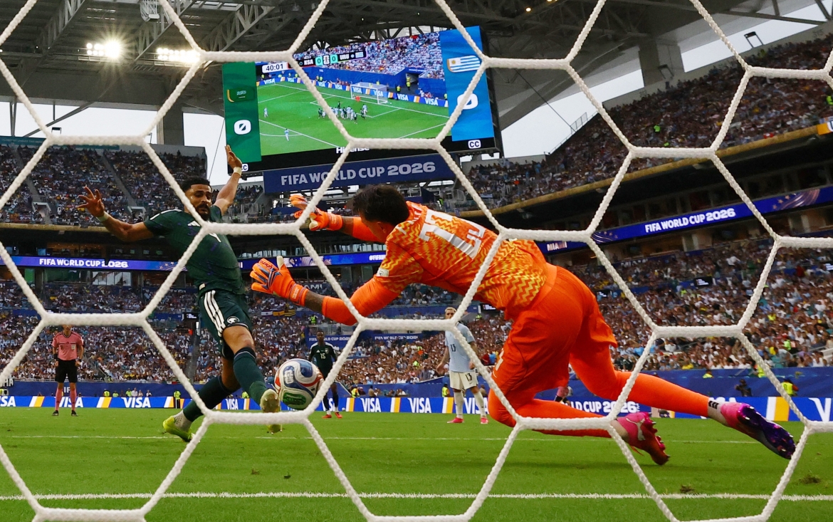 ket qua world cup hom nay 16 6 saudi arabia chia diem nghet tho truoc uruguay hinh anh 3