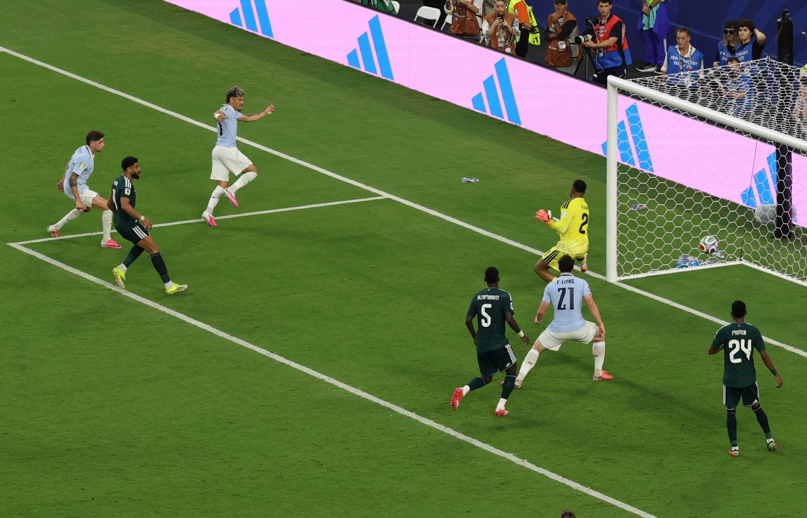 ket qua world cup hom nay 16 6 saudi arabia chia diem nghet tho truoc uruguay hinh anh 5