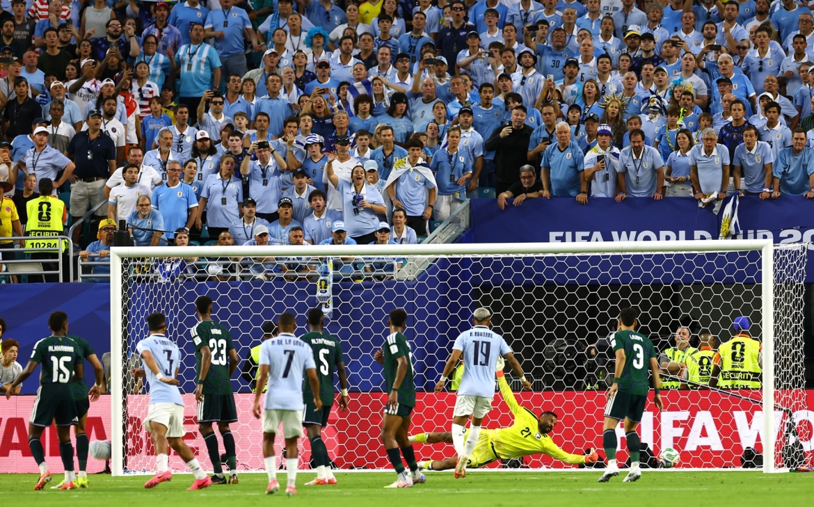 ket qua world cup hom nay 16 6 saudi arabia chia diem nghet tho truoc uruguay hinh anh 29