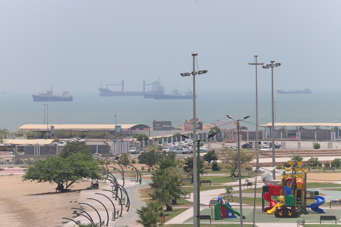 iran bac tin dong cua eo bien hormuz, keu goi my ngan israel pha hoai hoa binh hinh anh 1