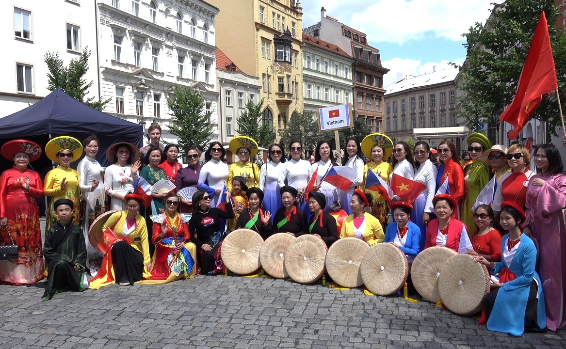 Cộng đồng người Việt tỏa sáng tại Festival các dân tộc thiểu số Cộng hòa Séc