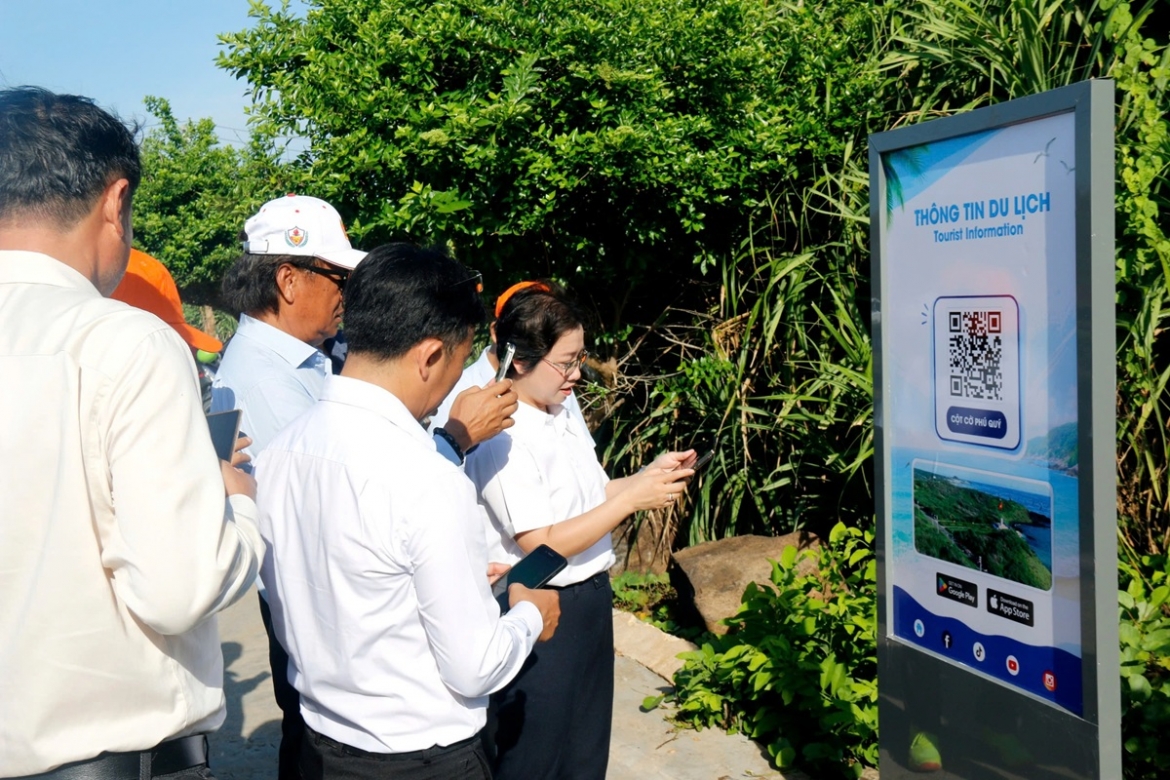 Day manh phat trien du lich xanh tai dac khu phu quy hinh anh 2