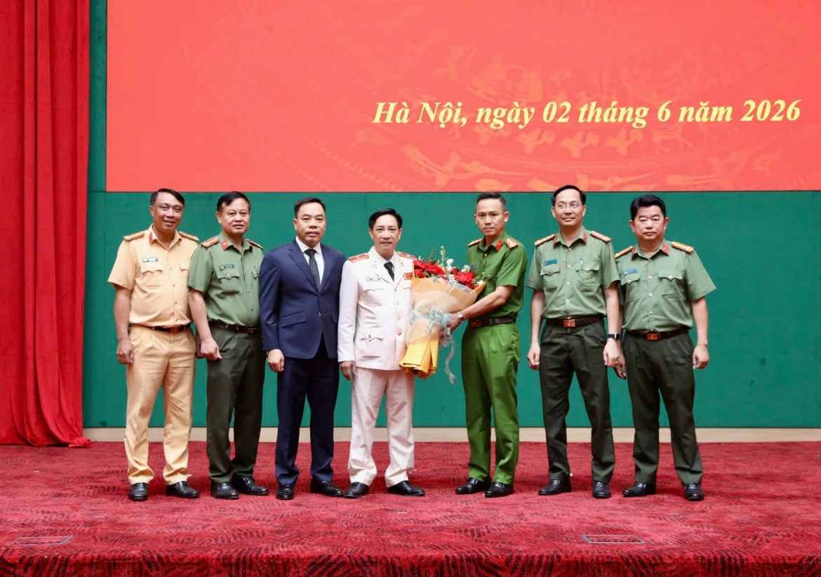 giam doc cong an tinh son la duoc phong cap bac ham thieu tuong hinh anh 2