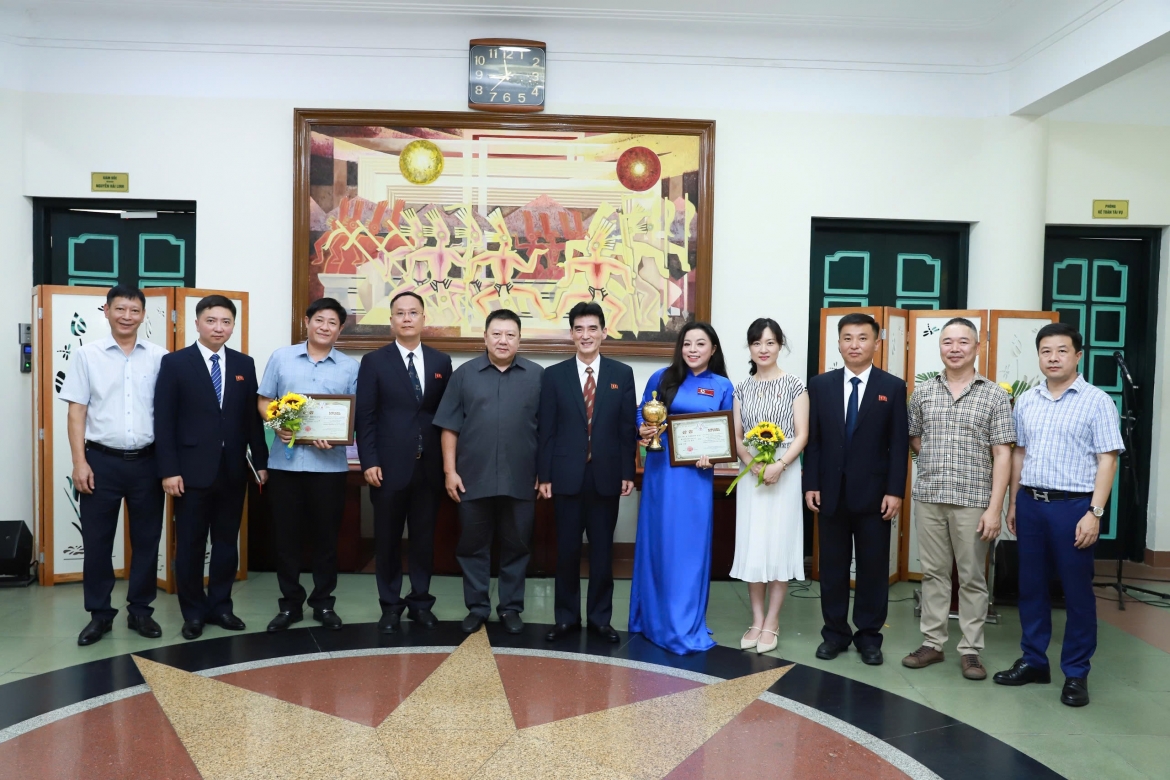 nsUt to nga thang giai quoc te khong nhieu nghe si viet nam tung dat duoc hinh anh 3