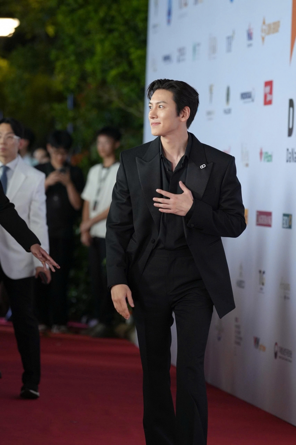 ji chang wook gay sot khi xuat hien tren tham do danaff iv hinh anh 2