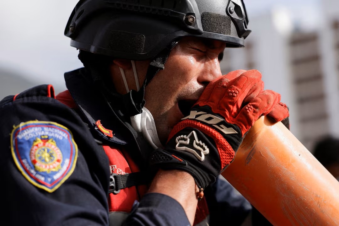 venezuela chay dua voi thoi gian de tim kiem nan nhan dong dat hinh anh 4