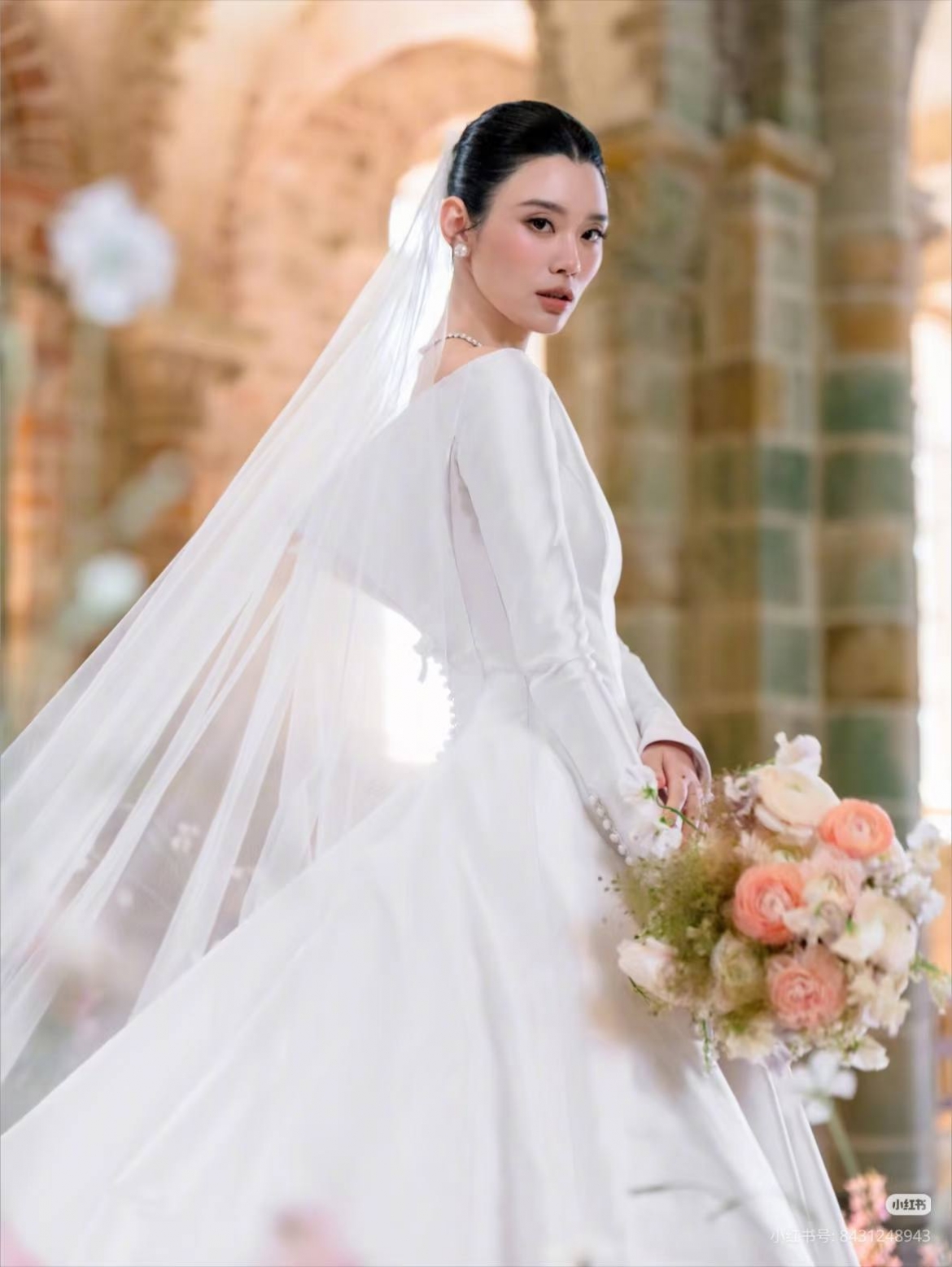 hon nhan vien man cua victoria s secret he mong dao va con trai vua song bac hinh anh 10