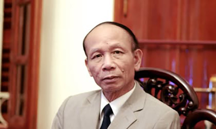  co gai khong la gi cua tomek tryzna bai hoc dat gia cho tuoi hoc tro hinh anh 2