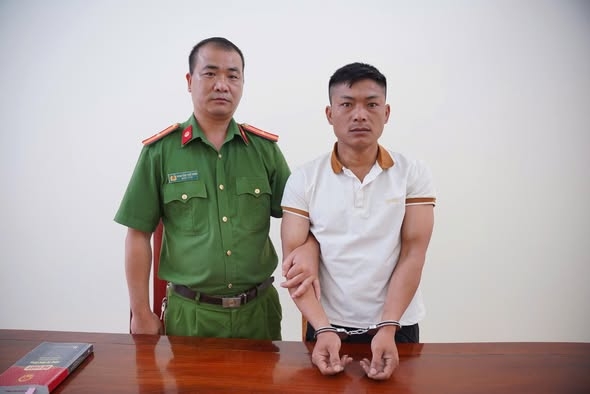 Dien bien khoi to 1 doi tuong ve hanh vi hiep dam nguoi duoi 16 tuoi hinh anh 1