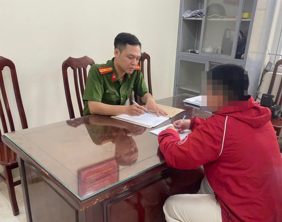 cong an phuong lang trieu tap nam shipper hanh hung co gai tre o ha noi hinh anh 1