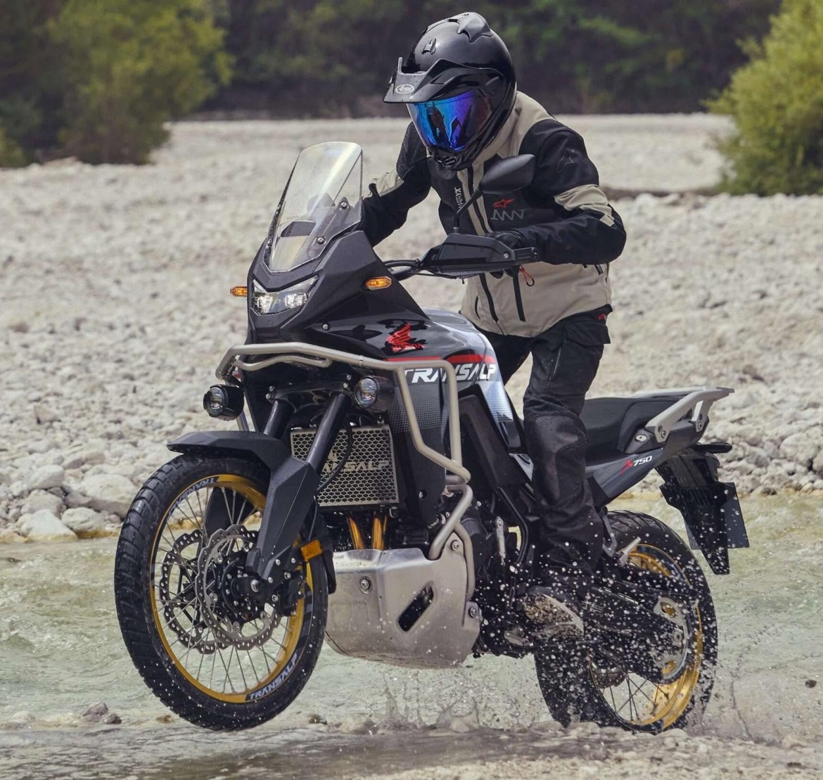 honda mo rong su dung vat lieu tai che tren xe may, muc tieu trung hoa carbon hinh anh 3