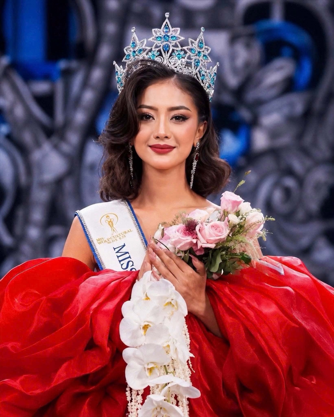 nguoi dep 22 tuoi den tu myanmar dang quang hoa hau van hoa the gioi 2026 hinh anh 3