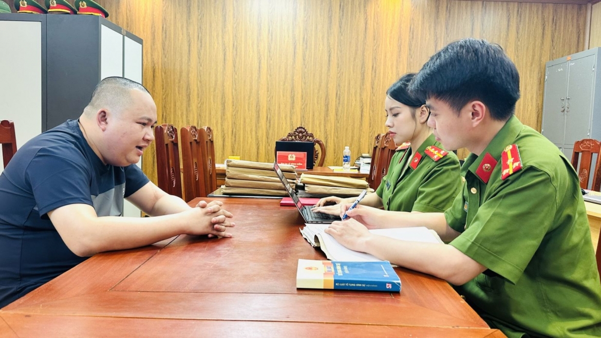 khoi to vu an buon ban dong vat hoang da qua bien gioi, thu giu te te quy hiem hinh anh 1