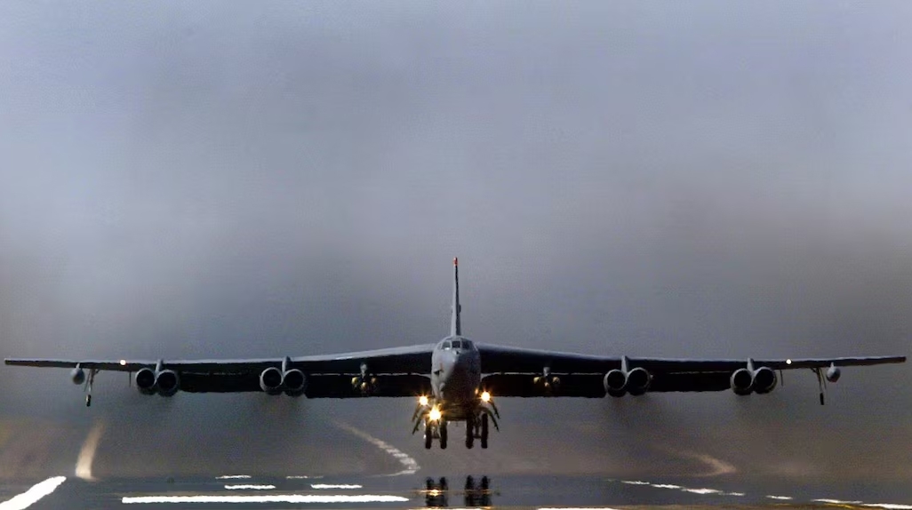 Máy bay ném bom B-52 - trụ cột của Không quân Mỹ