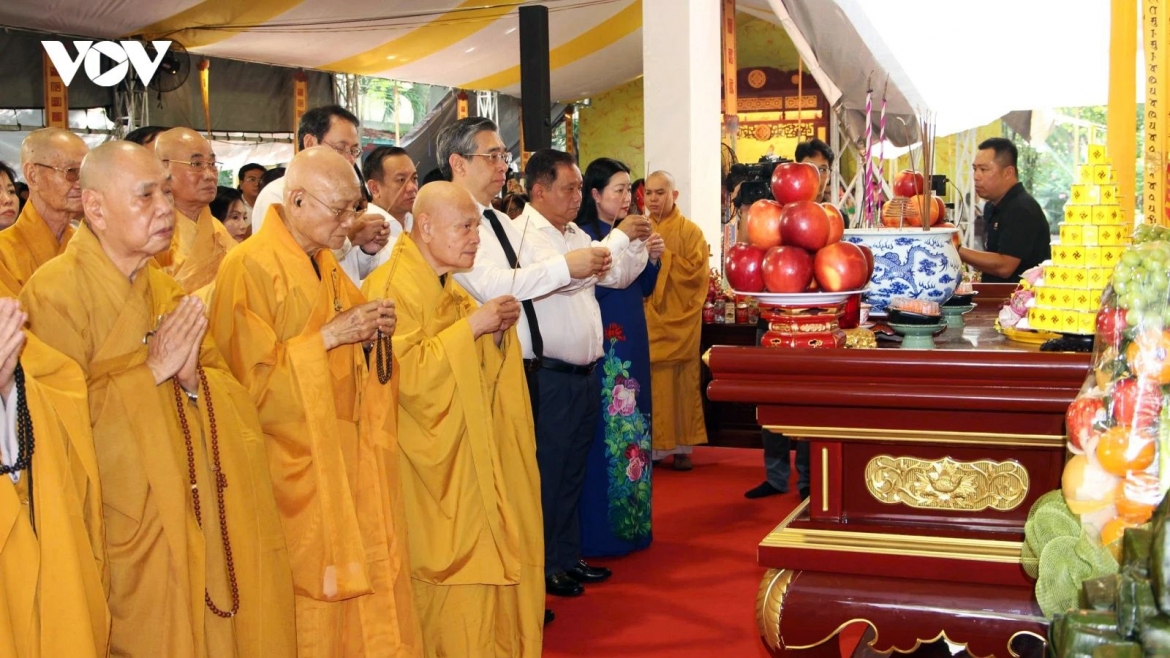 hcm city memorial ceremony honours fallen heroes and patriotic martyrs picture 1