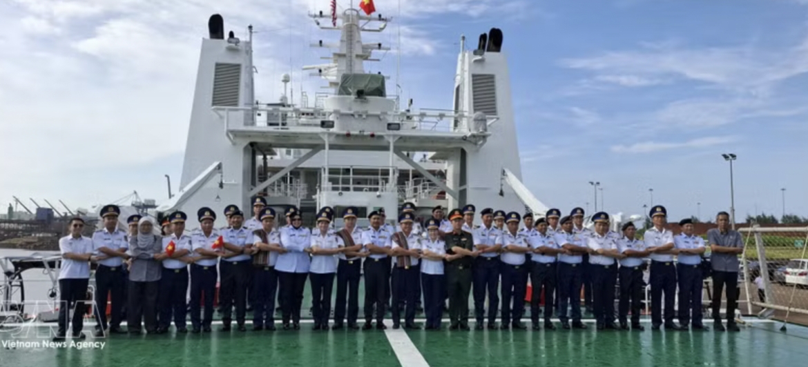 vietnam coast guard s visit strengthens maritime ties with malaysia picture 1