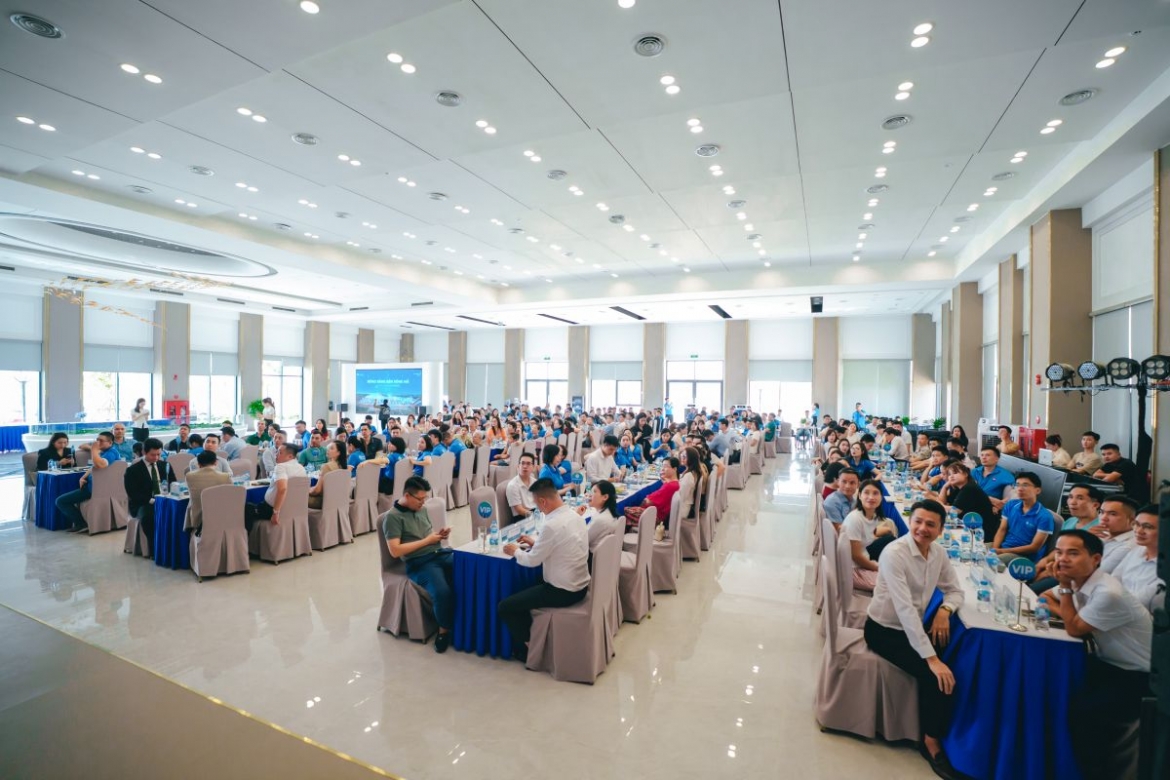 tu hanh trinh kham pha thanh pho Anh sang den co hoi so huu phan khu mat troi hinh anh 1