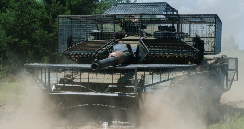 ukraine nang cap xe tang abrams sau ton that tren chien truong hinh anh 1