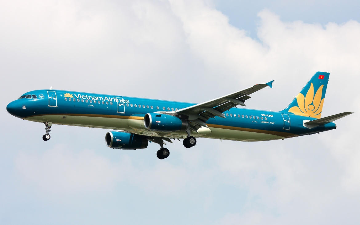 vietnam airlines maintains on-time performance above industry average picture 1