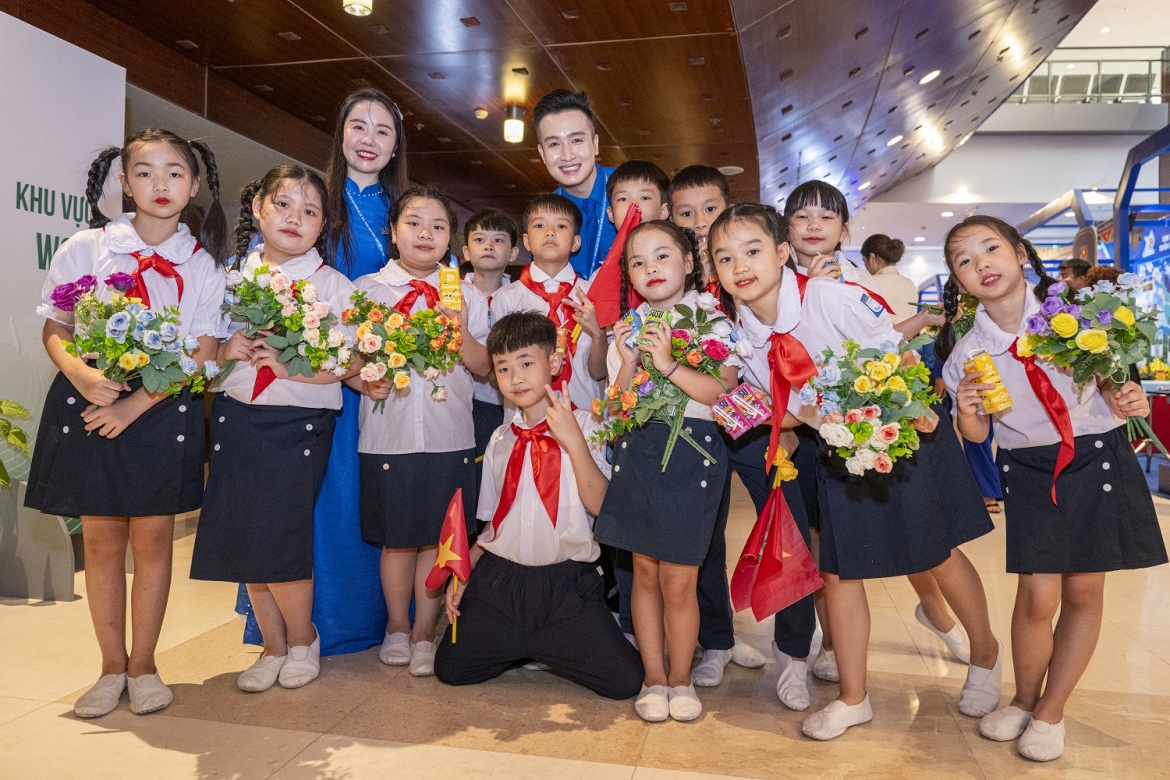 vinamilk dong hanh cung Dai hoi Doan toan quoc lan thu xiii hinh anh 5