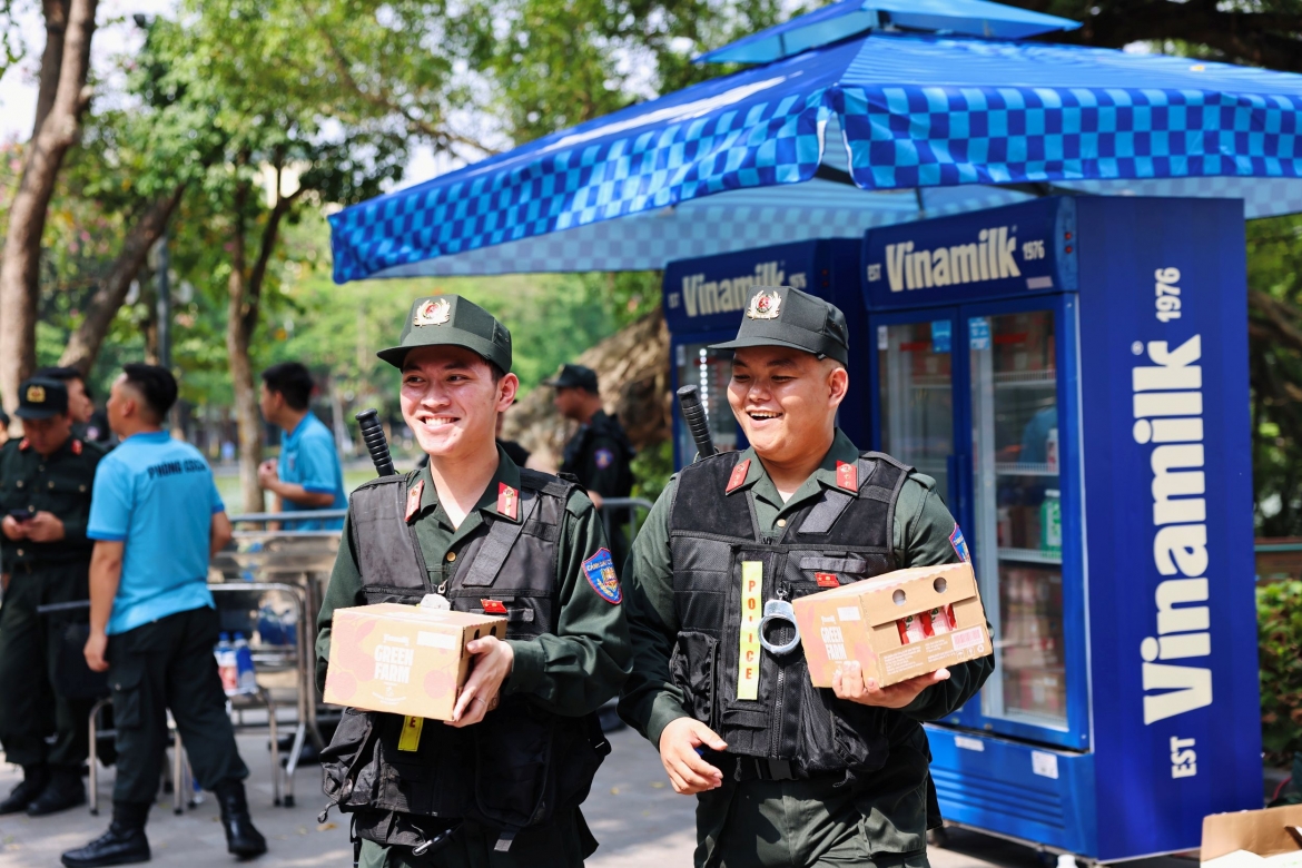 40.000 san pham dinh duong vinamilk tiep suc chuong trinh to quoc binh yen hinh anh 6