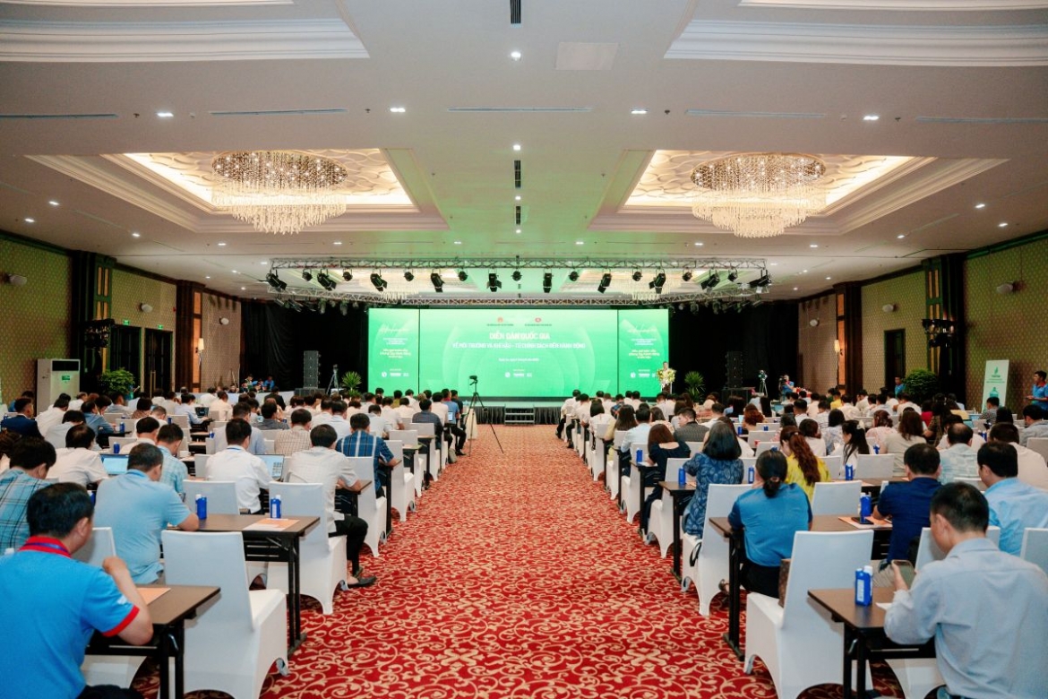 vinamilk lan toa cac thuc hanh giam phat thai tai dien dan quoc gia ve moi truong hinh anh 3