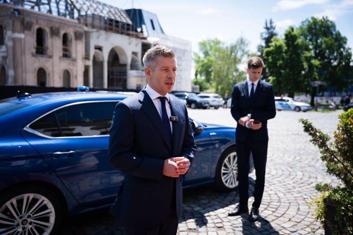hungary phan doi eu day nhanh ket nap ukraine, keu goi cong bang voi tay balkan hinh anh 1