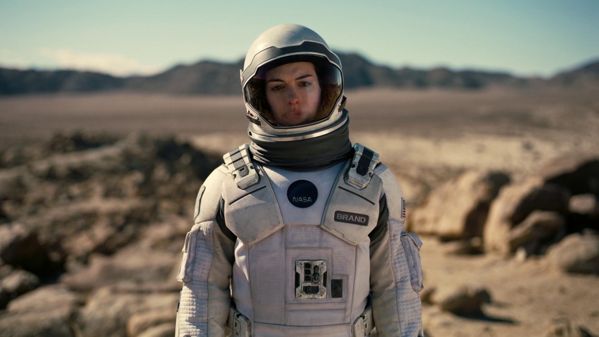 anne hathaway nang tho dac biet trong vu tru dien anh cua christopher nolan hinh anh 3