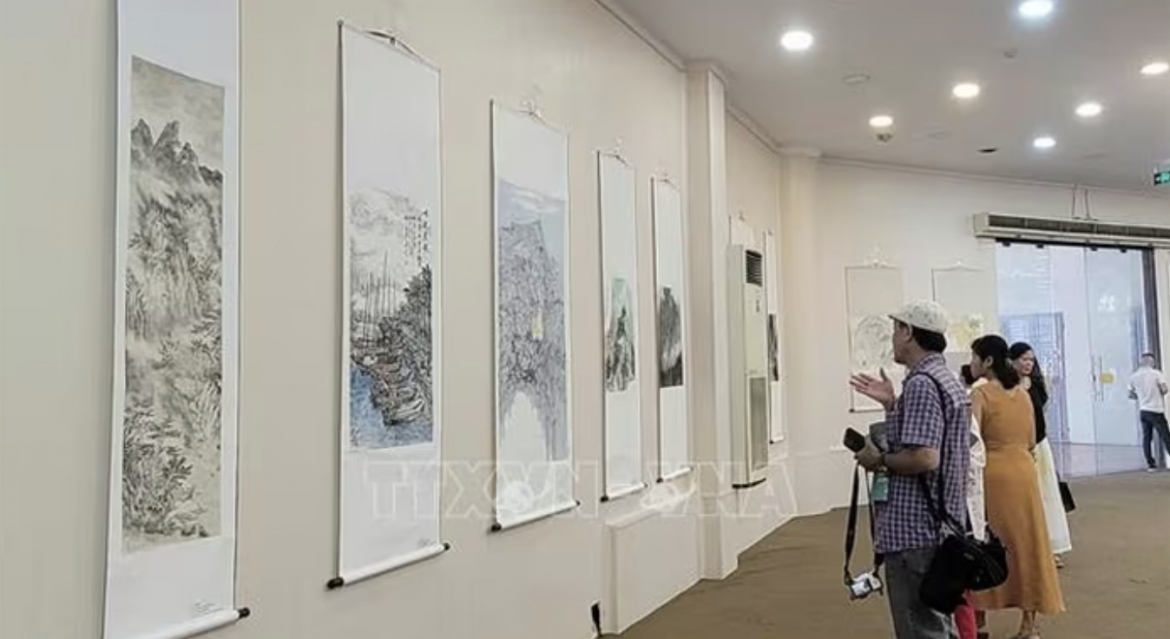 asean traveling art exhibition opens in hanoi picture 1