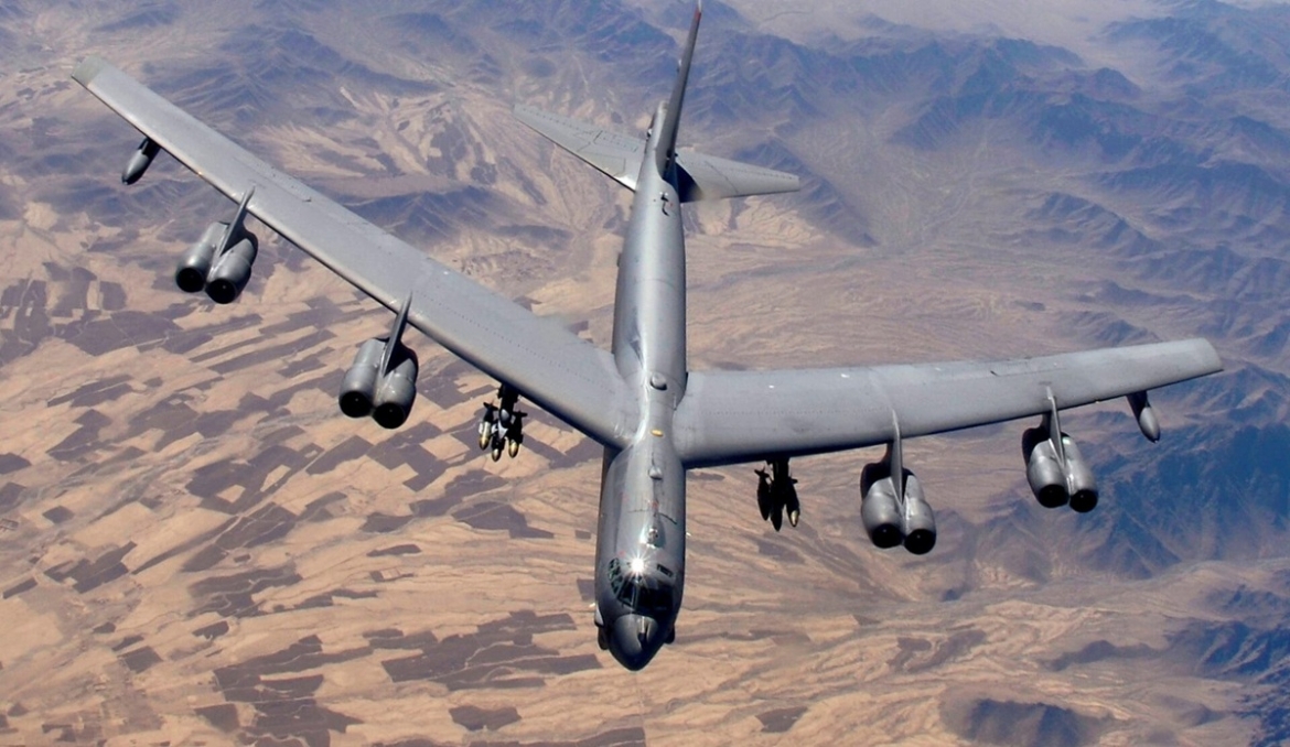 my dieu b-52 toi vung vinh israel doa tiep tuc tan cong iran hinh anh 1