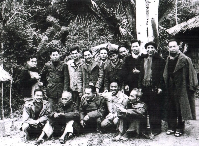 Dong chi ho tung mau nguoi cong san kien trung, nha lanh dao tai nang cua Dang hinh anh 2